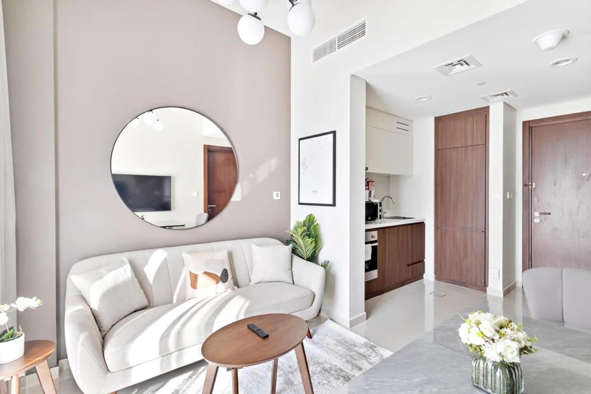 Silkhaus New Tower Modern Studio With Separated Bedroom Apartment
